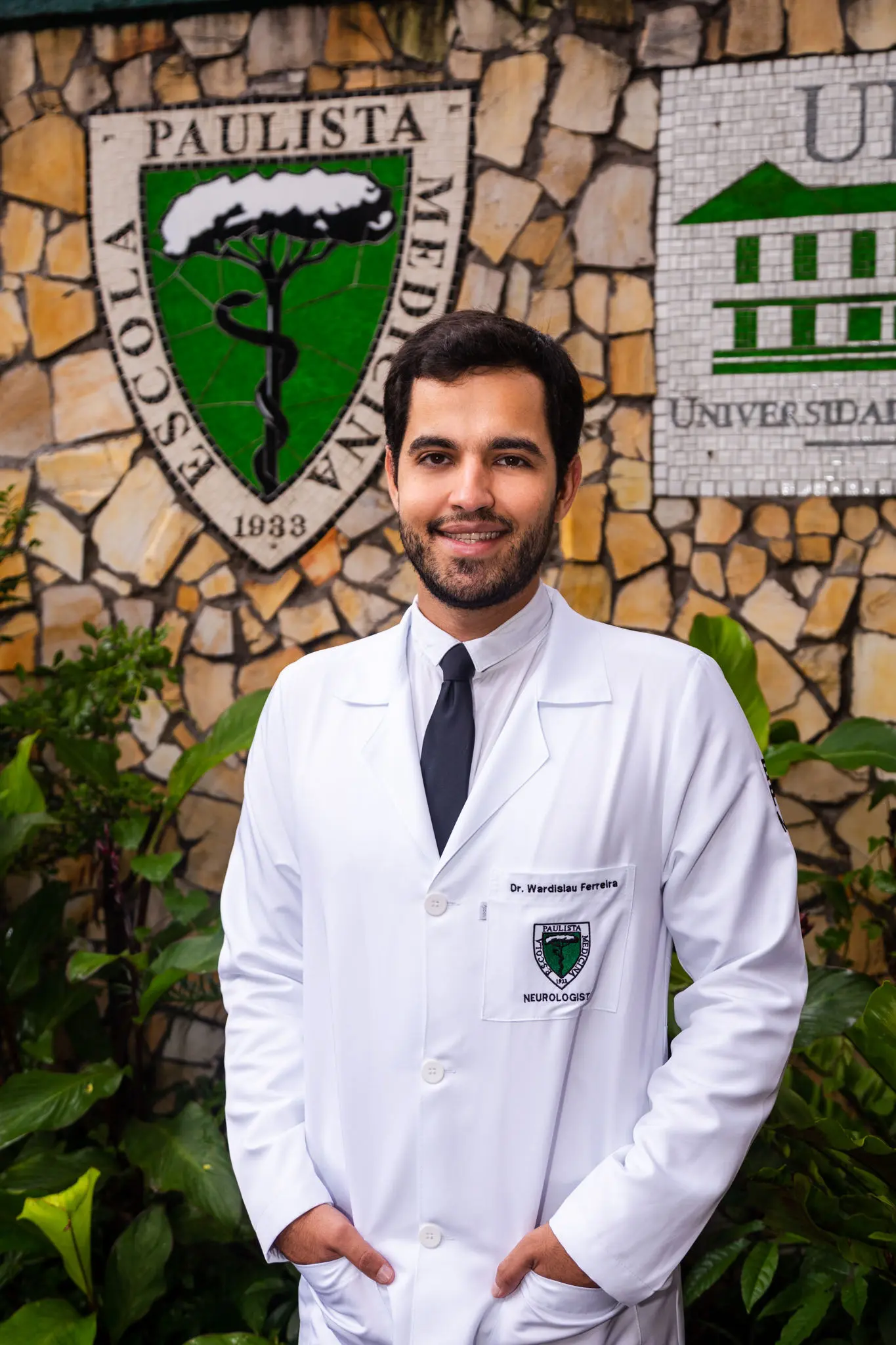 Dr. Wardislau Ferreira - Especialista em Eletroneuromiografia e Neurologia